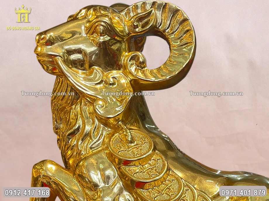 Cặp sừng uốn cong mềm mại